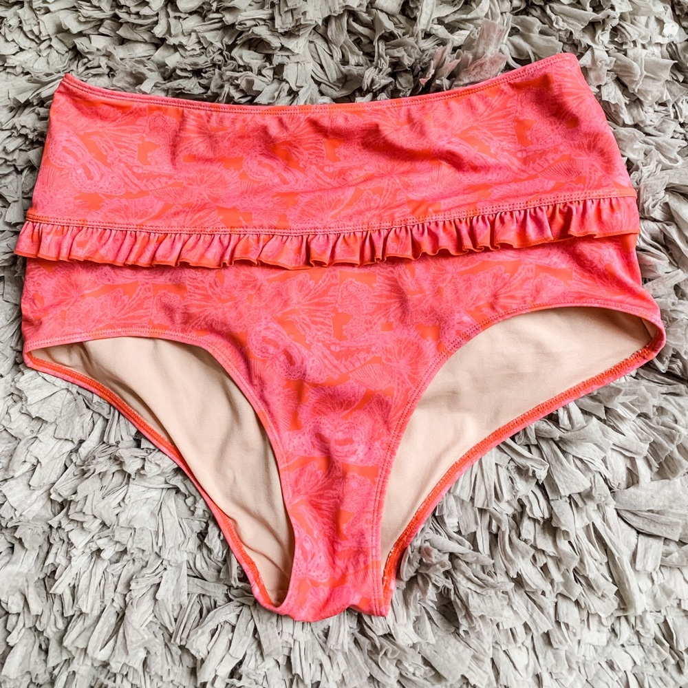 XL Kortni Keane Mid Ruffle Bottoms